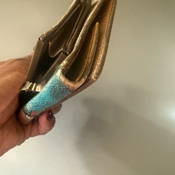 Anuschka Hand-Painted Leather Wallet – Martini Cocktail Design - Picture 8 of 11